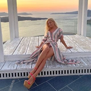 Julia Nova feet photo thumbnail