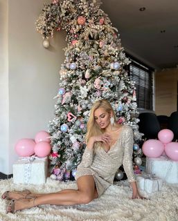 Julia Nova feet photo thumbnail