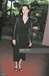 Julia Ormond feet photo thumbnail