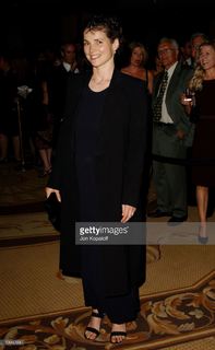 Julia Ormond feet photo thumbnail