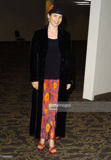 Julia Ormond feet photo thumbnail