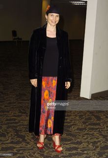 Julia Ormond feet photo thumbnail