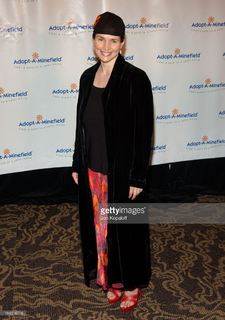 Julia Ormond feet photo thumbnail