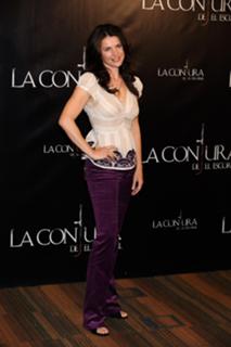 Julia Ormond feet photo thumbnail