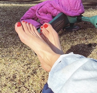 Julia Pietrucha feet photo 5