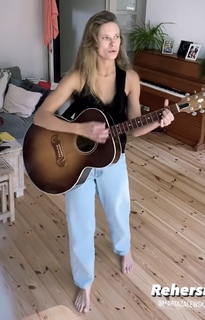 Julia Pietrucha feet photo 1