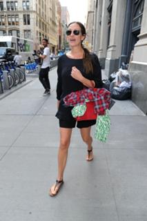 Julia Roberts feet photo thumbnail
