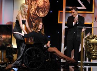Julia Roberts feet photo thumbnail