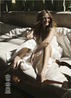 Julia Roberts feet photo thumbnail