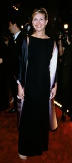 Julia Roberts feet photo thumbnail