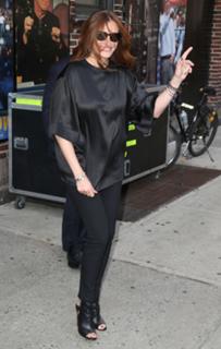 Julia Roberts feet photo thumbnail
