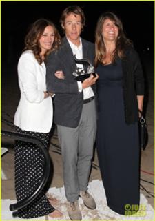 Julia Roberts feet photo thumbnail