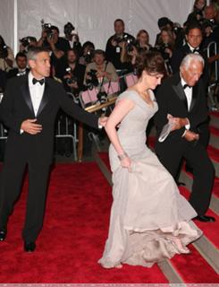 Julia Roberts feet photo thumbnail