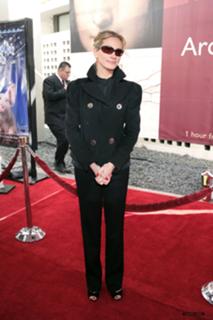 Julia Roberts feet photo thumbnail