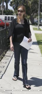 Julia Roberts feet photo thumbnail