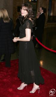 Julia Roberts feet photo thumbnail