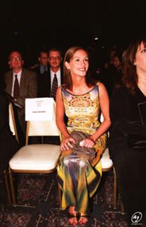 Julia Roberts feet photo thumbnail