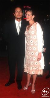 Julia Roberts feet photo thumbnail