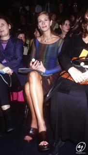 Julia Roberts feet photo thumbnail