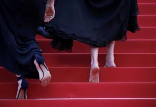Julia Roberts feet photo thumbnail
