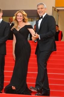 Julia Roberts feet photo thumbnail