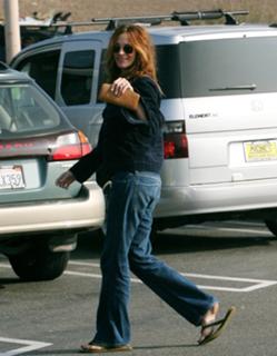 Julia Roberts feet photo thumbnail