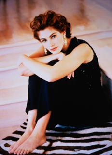 Julia Roberts feet photo thumbnail