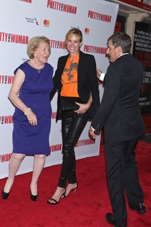 Julia Roberts feet photo thumbnail