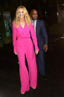Julia Roberts feet photo thumbnail