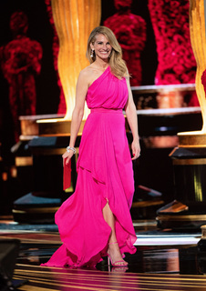 Julia Roberts feet photo thumbnail