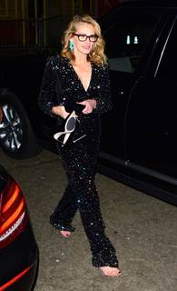 Julia Roberts feet photo thumbnail