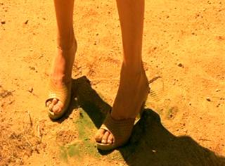 Julia Roberts feet photo thumbnail