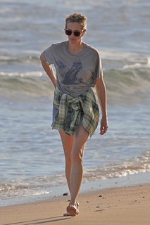 Julia Roberts feet photo thumbnail