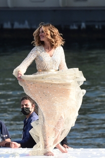 Julia Roberts feet photo thumbnail