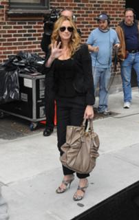 Julia Roberts feet photo thumbnail