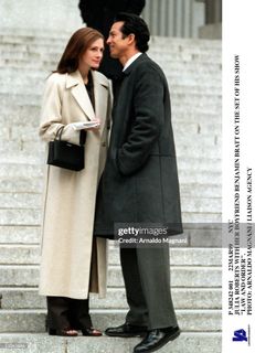 Julia Roberts feet photo thumbnail