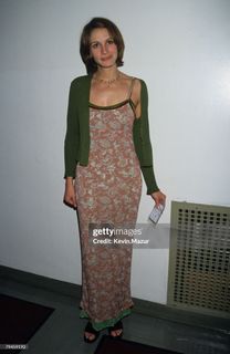 Julia Roberts feet photo thumbnail