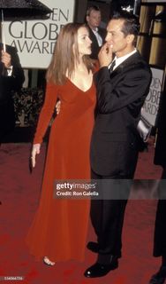 Julia Roberts feet photo thumbnail