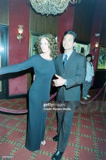 Julia Roberts feet photo thumbnail