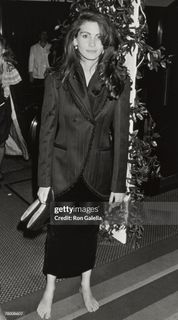 Julia Roberts feet photo thumbnail