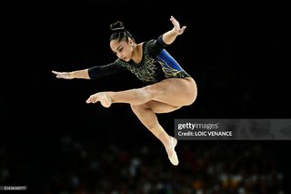 Julia Soares feet photo 2
