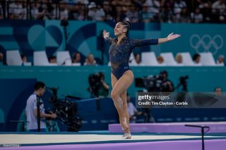 Julia Soares feet photo 14