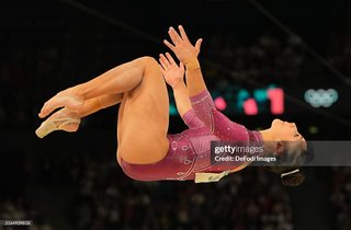 Julia Soares feet photo 14