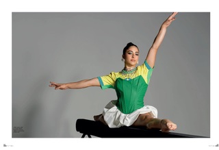 Julia Soares feet photo 10