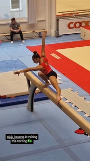 Julia Soares feet photo 20