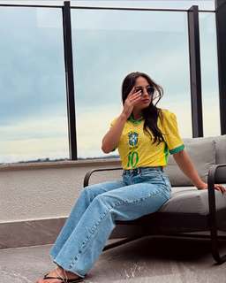 Julia Soares feet photo 3