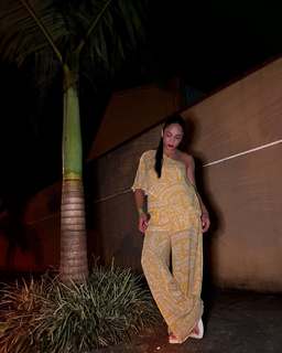 Julia Soares feet photo 16