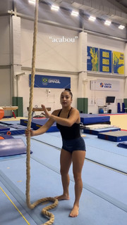 Julia Soares feet photo 8