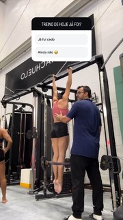 Julia Soares feet photo 19