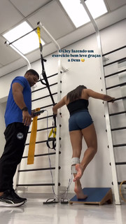 Julia Soares feet photo 12